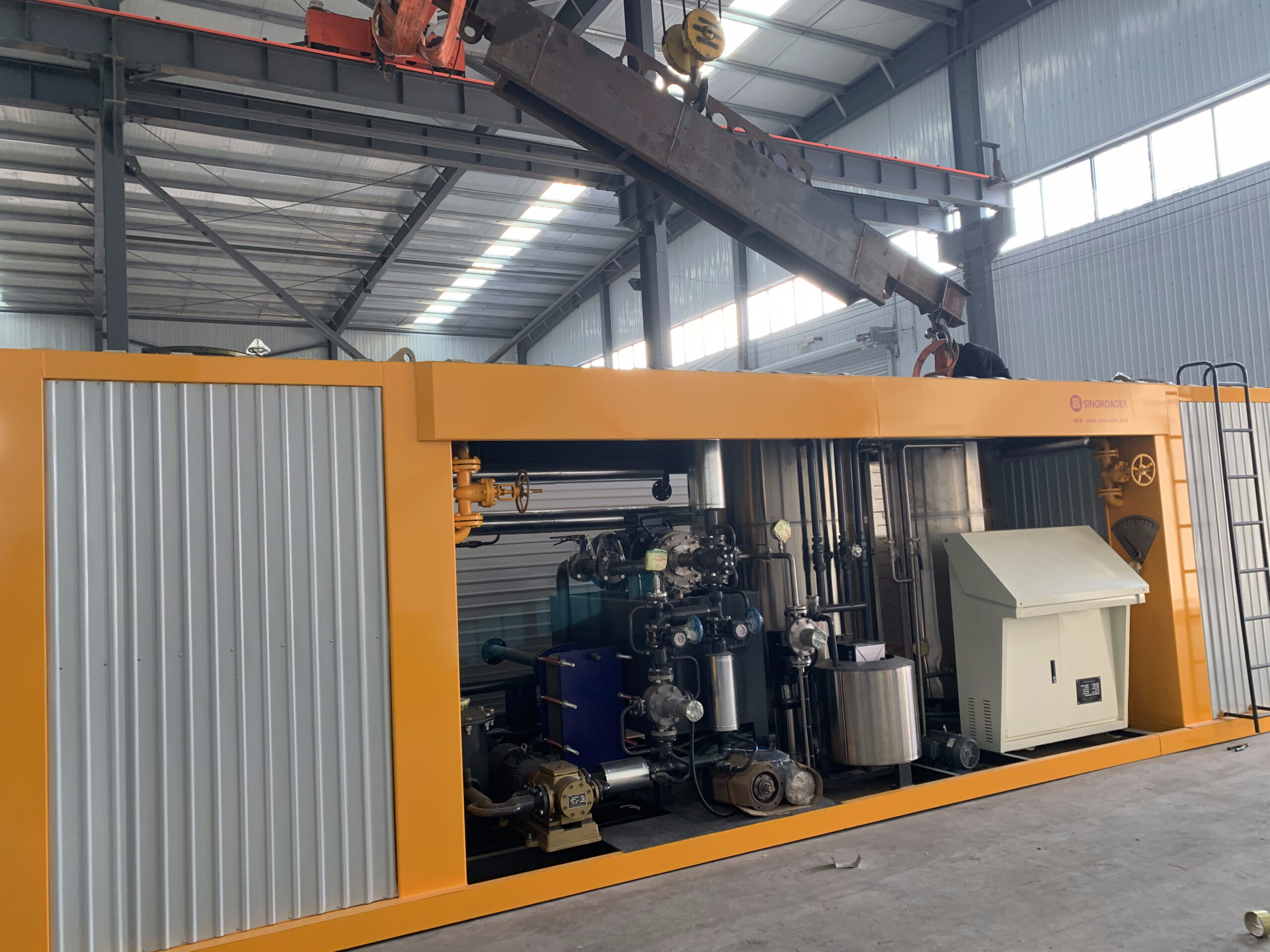 How does emulsified asphalt equipment produce asphalt emulsion?