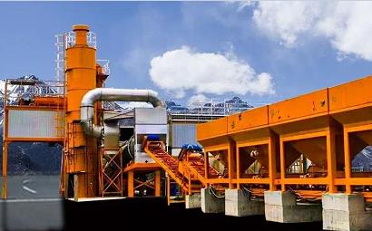 What is the difference between a forced intermittent asphalt mixing plant and a continuous production asphalt mixing plant